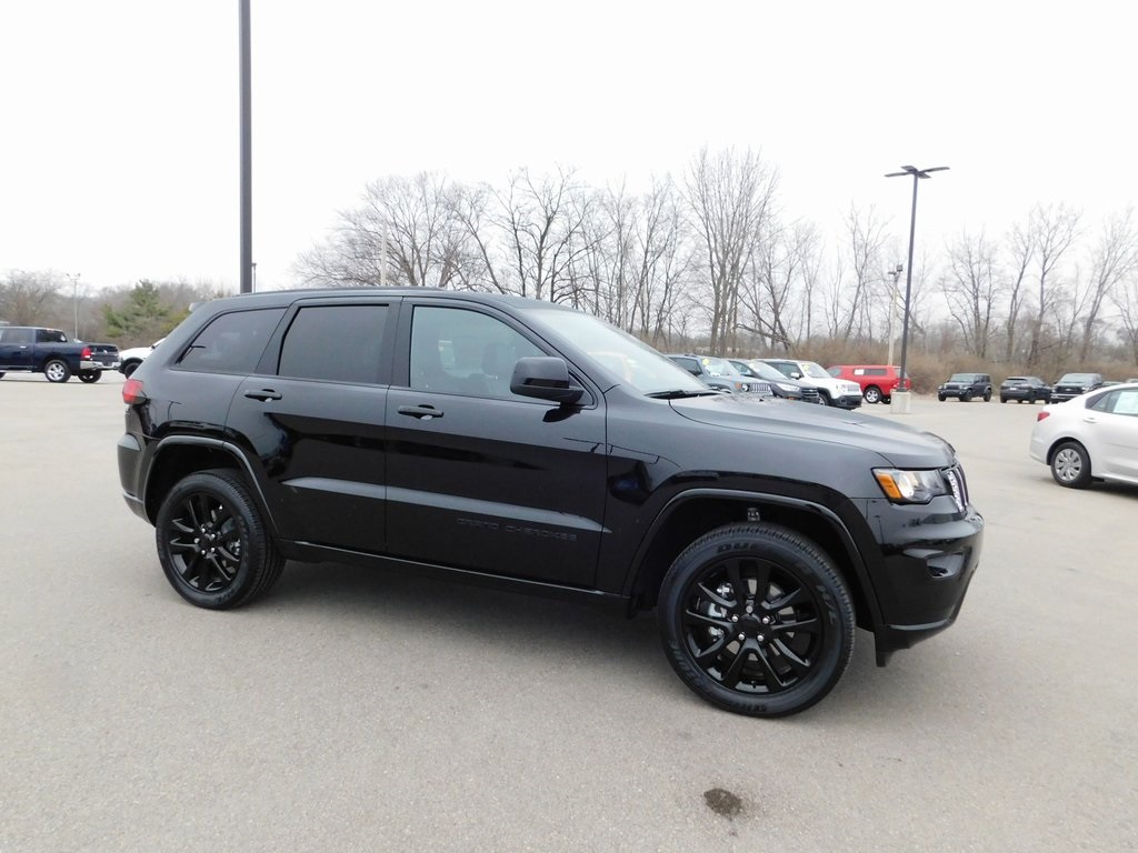 New 2020 Jeep Grand Cherokee Altitude With Navigation & 4WD