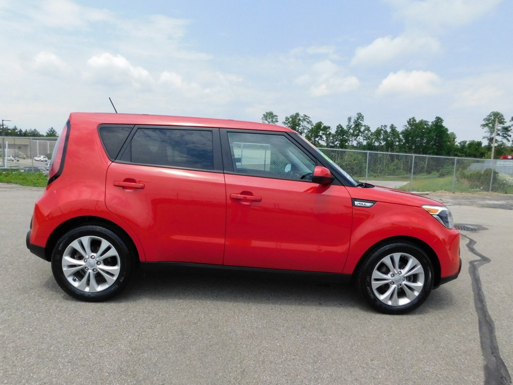 Pre-Owned 2015 Kia Soul Plus FWD 4D Hatchback